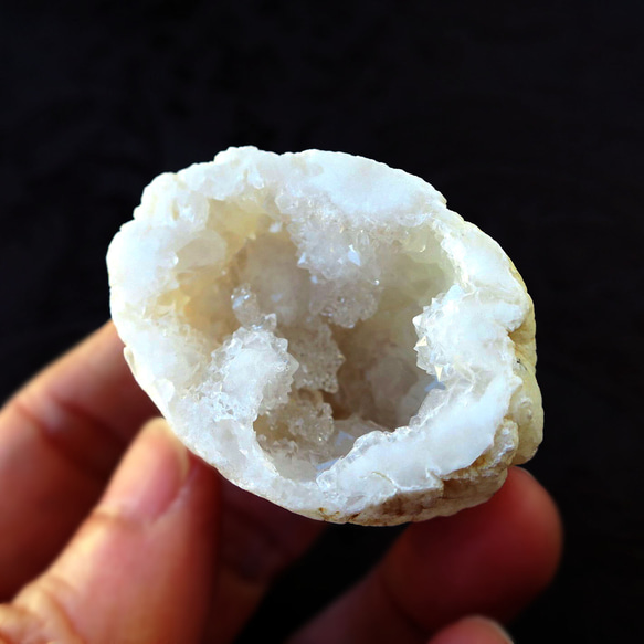 モロッコ産水晶ジオードa Moroccan crystal geode 6枚目の画像