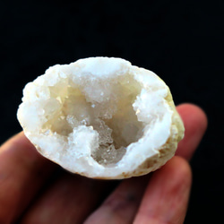 モロッコ産水晶ジオードa Moroccan crystal geode 5枚目の画像