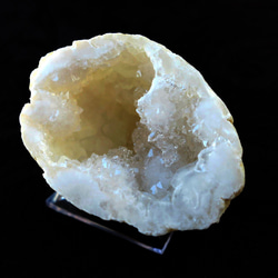 モロッコ産水晶ジオードa Moroccan crystal geode 2枚目の画像