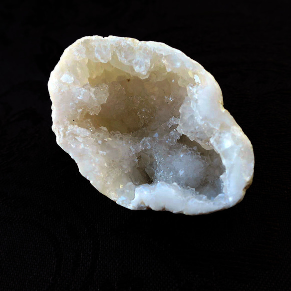 モロッコ産水晶ジオードb Moroccan crystal geode 3枚目の画像