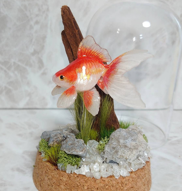 金魚の置物