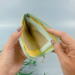 薄くて軽いコンパクトな財布 10枚カードポケット 牛革 プリズム アイスブルー 日本製 5枚目の画像