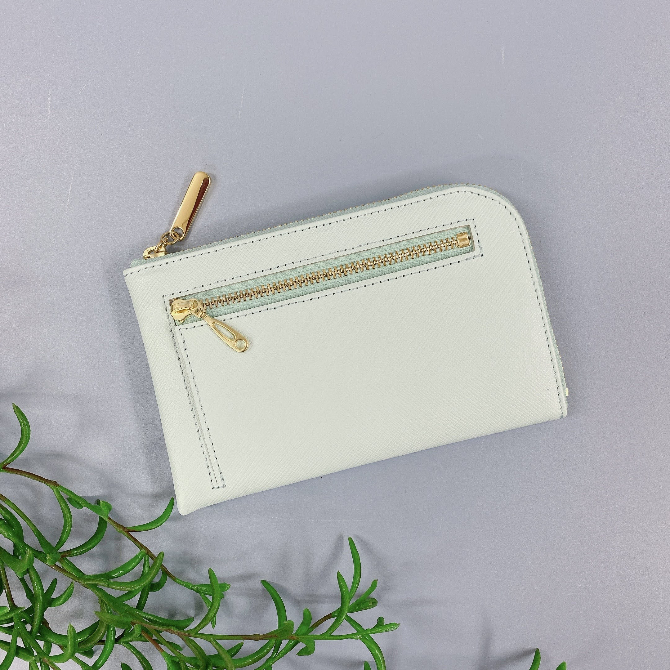 薄くて軽いコンパクトな財布 10枚カードポケット 牛革 プリズム アイスブルー 日本製