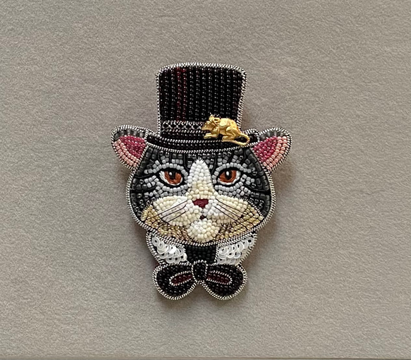 ビーズ刺繍のブローチ　-紳士的なネコ-cat 2枚目の画像