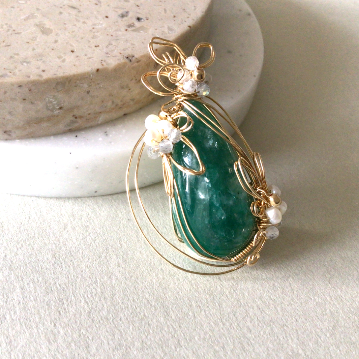 送料無料　フックサイトのブローチ（ペンダントトップにもなります）