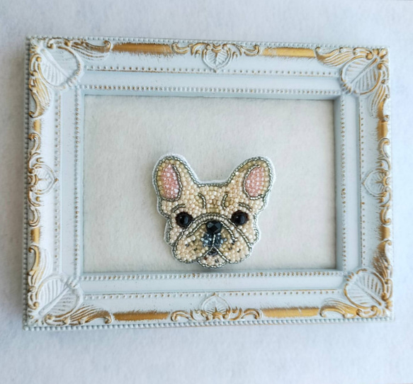 フレンチブルドック ビーズ刺繍ブローチ 1枚目の画像