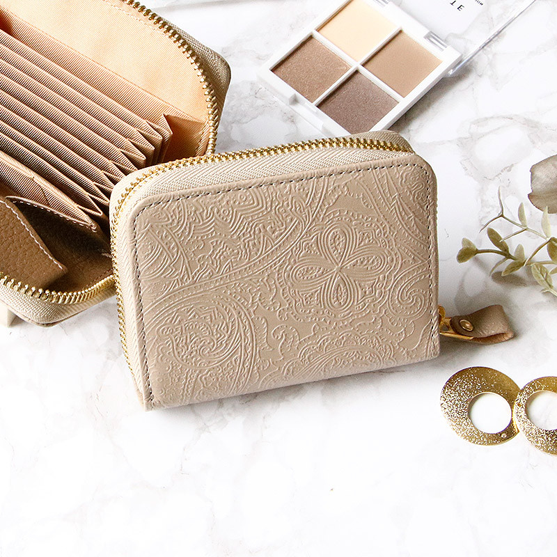 ペイズリー柄×ライトグレー【SATTO】小さいのにお札が折れない！ラウンド型最小に挑む栃木レザーミニ財布