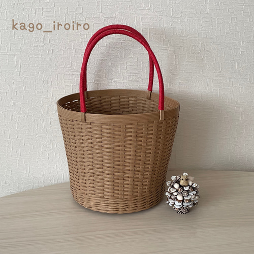注目のブランド SALE‼️ ハンドメイド＊クラフトバンドのかごバッグ（シンプル かごバッグ