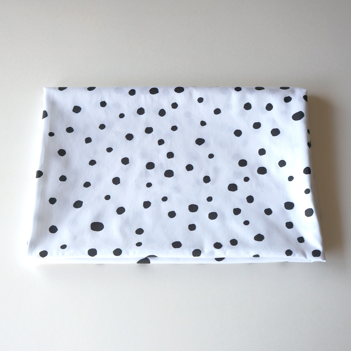 【142×97cm】サテン生地（オーガニックコットン）fuwa fuwa dot - a little big