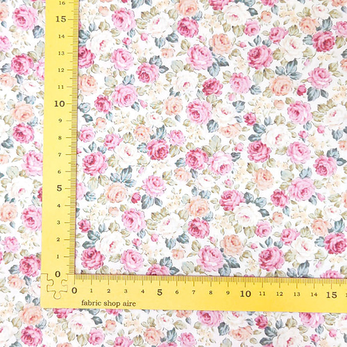 定番・50cm単位販売】生地 布 花柄 バラ スケア 約110cm幅 綿100 