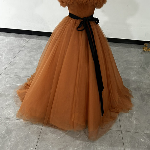 高品質！ パーティードレス テラコッタ色 トレーン ボリューミー  
