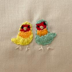 インコ刺繍コップ袋 全4柄色(水色•紫•ベージュ•ピンク) 揃いのランチョンマットあり【名入れ刺繍可能作品】 14枚目の画像