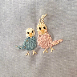 インコ刺繍コップ袋 全4柄色(水色•紫•ベージュ•ピンク) 揃いのランチョンマットあり【名入れ刺繍可能作品】 8枚目の画像