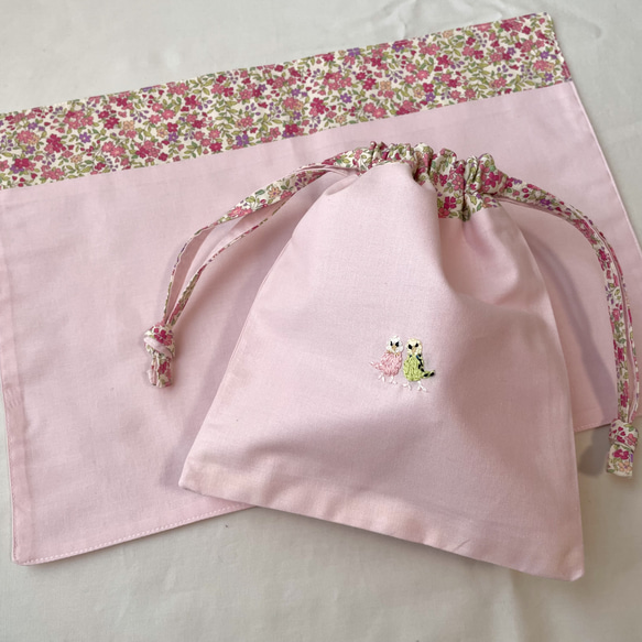 インコ刺繍コップ袋 全4柄色(水色•紫•ベージュ•ピンク) 揃いのランチョンマットあり【名入れ刺繍可能作品】 人気・おすすめ｜使いやすい・旅行におすすめ セール中 全国発送 国内発送対応