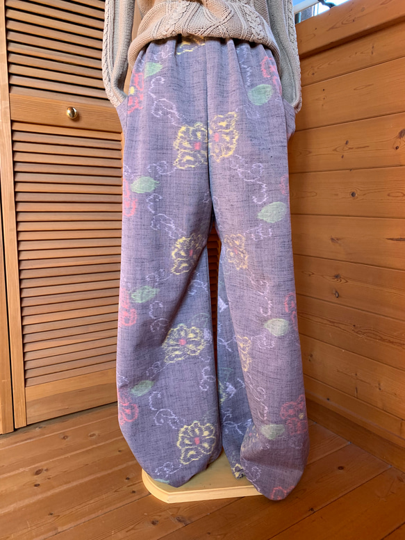 紫色　ウールのもんぺパンツ　総丈１11ｃｍ　着物リメイク 1枚目の画像