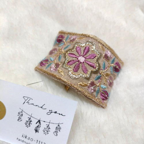 インド刺繍リボンのポニーフック ピンクベージュ ポニーフック