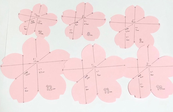 ６～８ｃｍの３サイズをセット！サイズ見本に☆桜の花びらコメントメッカードセット☆桜の花びら・蝶のフレーク付き 4枚目の画像