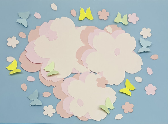 ６～８ｃｍの３サイズをセット！サイズ見本に☆桜の花びらコメントメッカードセット☆桜の花びら・蝶のフレーク付き 1枚目の画像