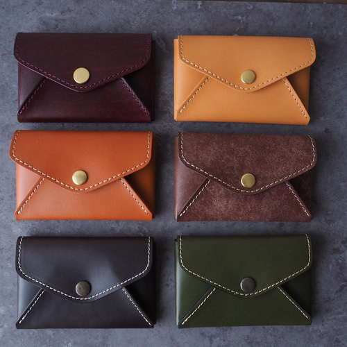 本革》出し入れしやすいレター型名刺入れ・カードケース（キャメル