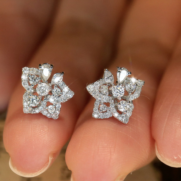 天然ダイヤモンド花ピアス