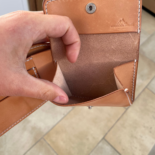 ハーフウォレット栃木レザー グレージング加工多脂革(生成り) 二つ折り