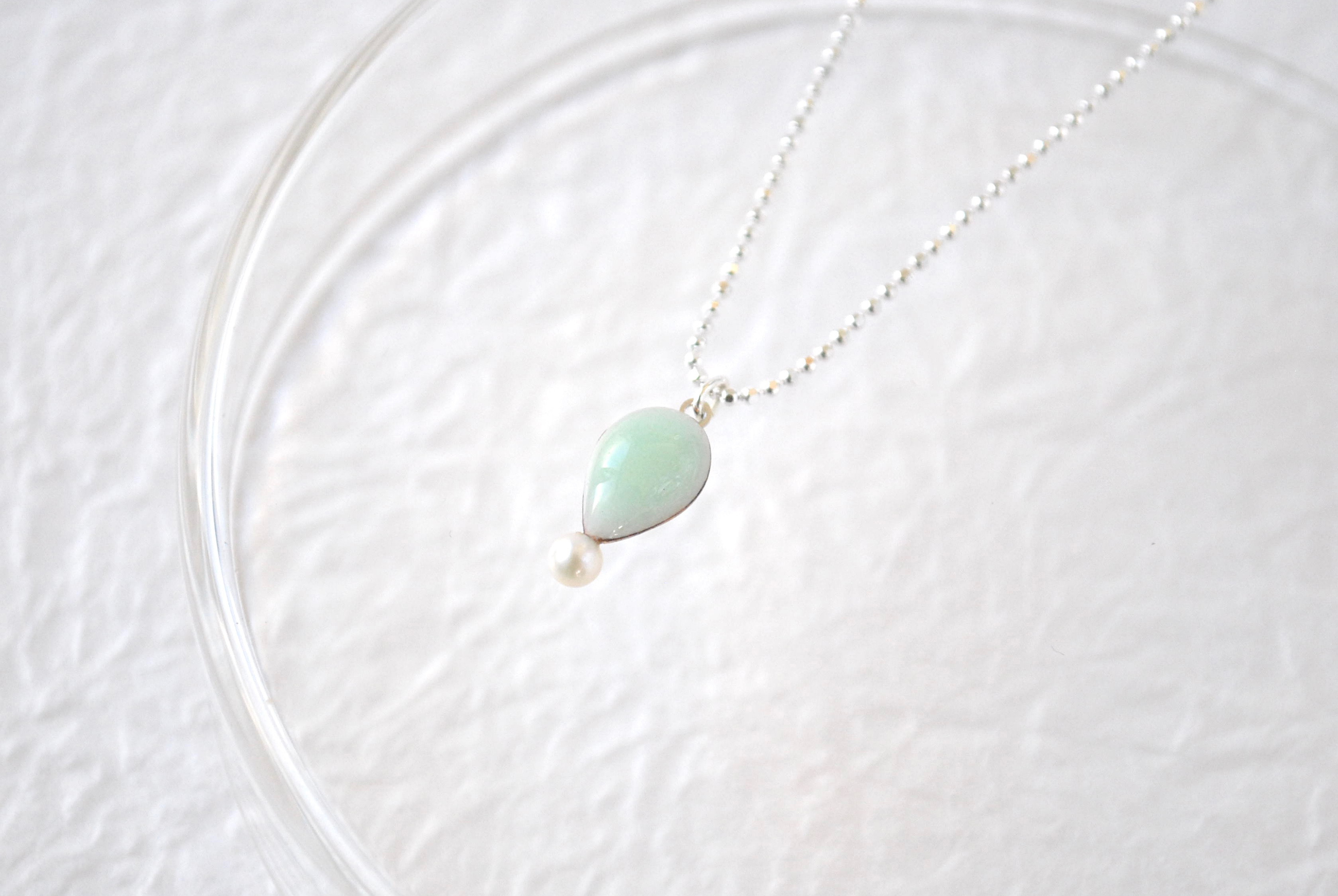七宝焼「さかさしずくとパールのネックレス〜mint green〜」