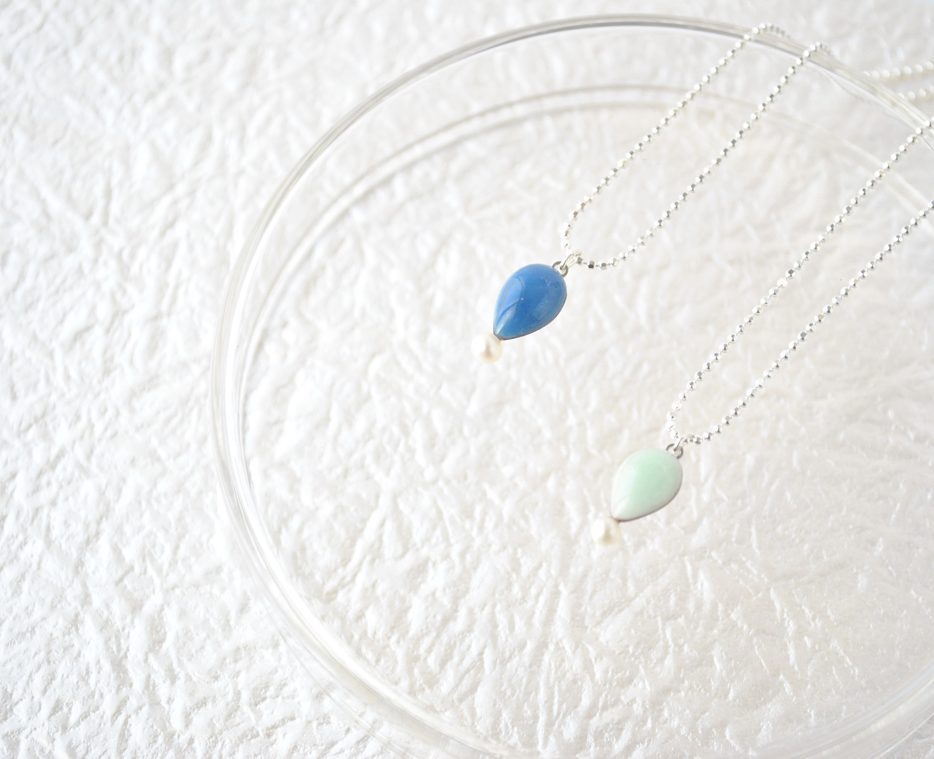 七宝焼「さかさしずくとパールのネックレス〜mint green〜」