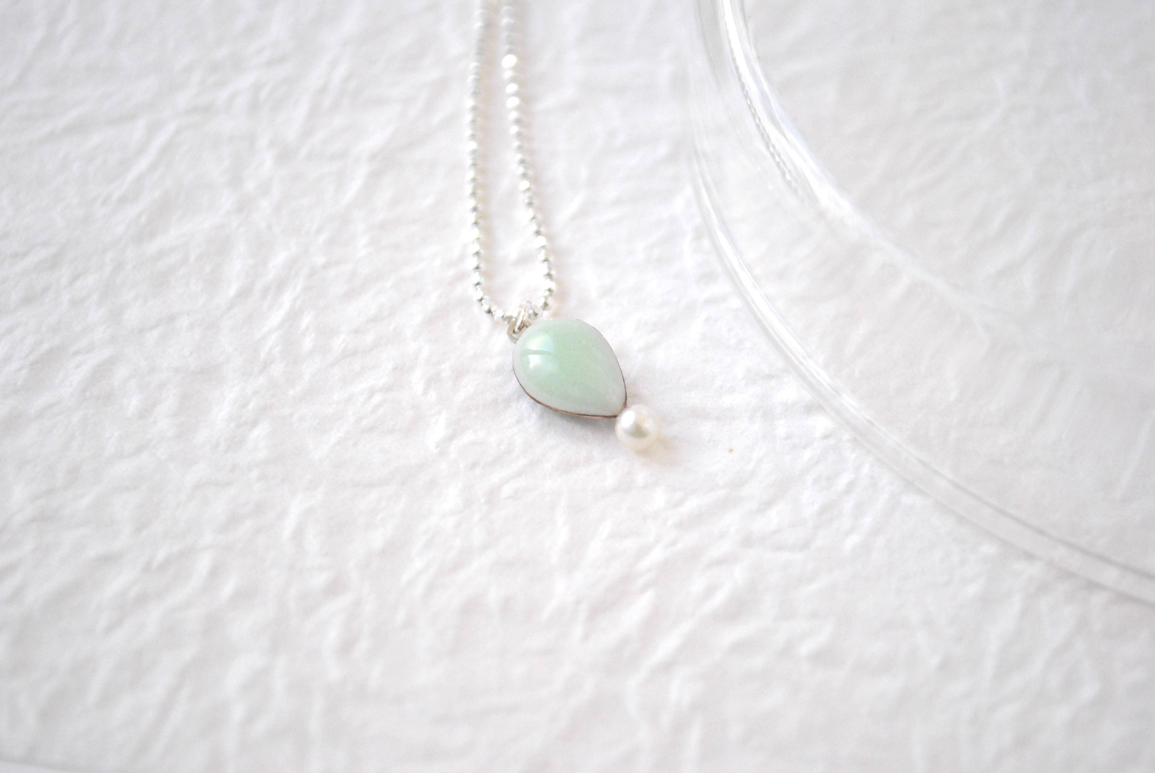 七宝焼「さかさしずくとパールのネックレス〜mint green〜」