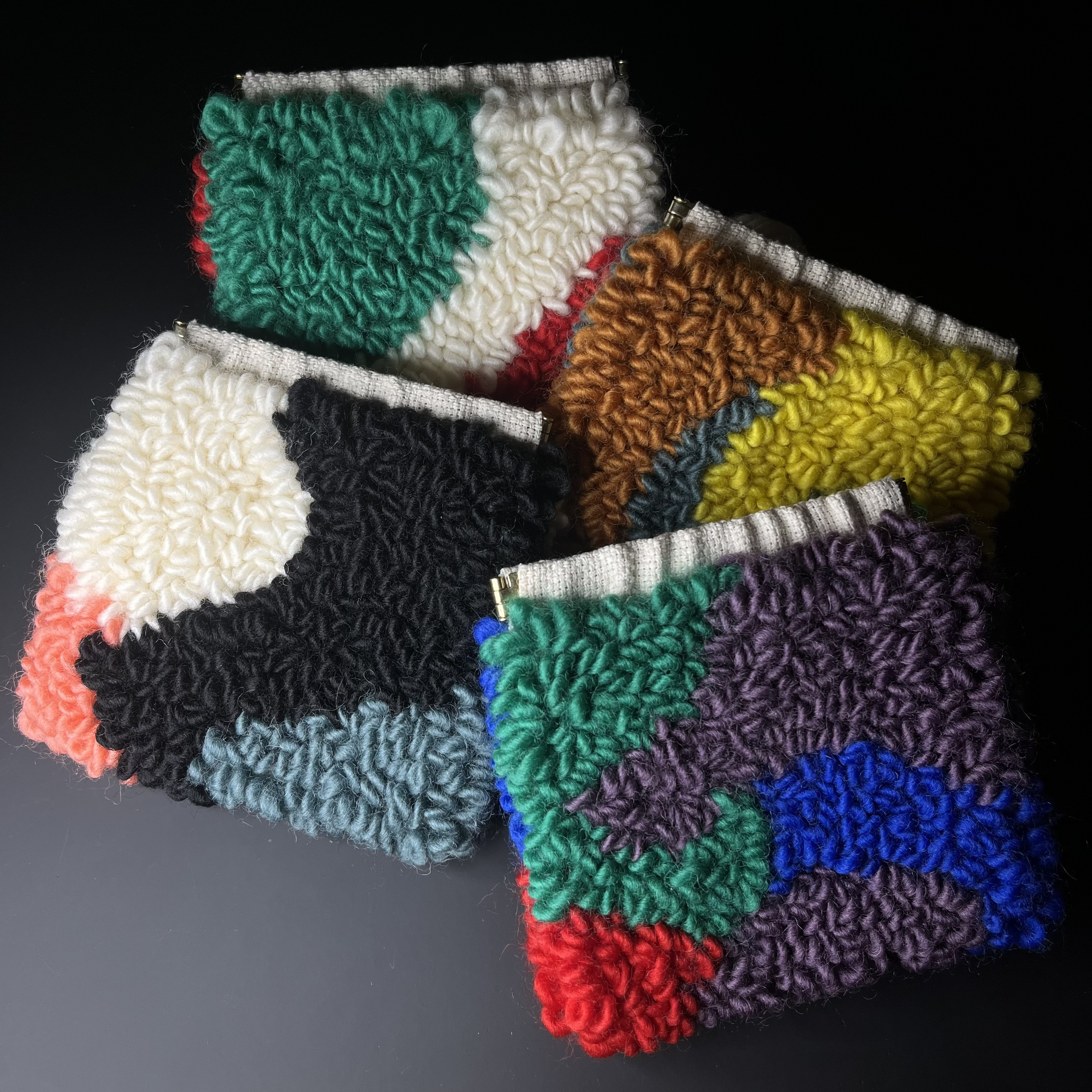 つばちっちページ❤バネロポーチ