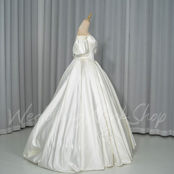 高級感あふれる花嫁、ウェディングドレス ストラップのサテン生地パフスリーブのオフショルダーG086 5枚目の画像