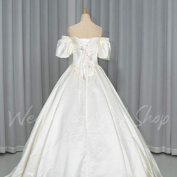 高級感あふれる花嫁、ウェディングドレス ストラップのサテン生地パフスリーブのオフショルダーG086 2枚目の画像