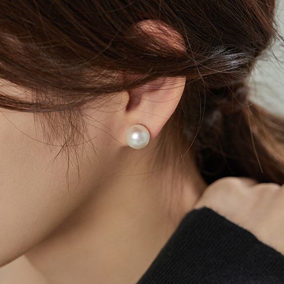 大粒淡水ラウンドパールのピアス 淡水真珠　淡水パール 　真珠　パール　6月誕生石　夏の誕生石