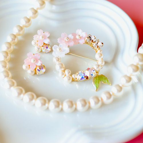 桜フォーマルのネックレスとピアスorイヤリングとブローチ 大人