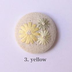 【手刺繍】春のお花畑　(中)／ベージュリネン 【ヘアゴム/ブローチ】 4枚目の画像