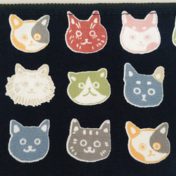 猫ちゃんいっぱい　通帳ポーチ　紺色　カードポケット付き 8枚目の画像