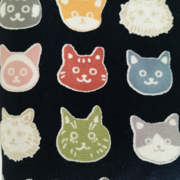 猫ちゃんいっぱい　通帳ポーチ　紺色　カードポケット付き 9枚目の画像