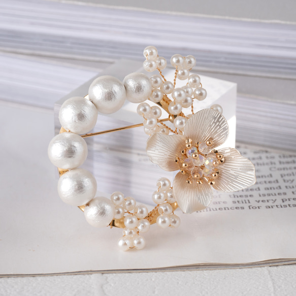 プレシャスゴールドフラワーと小枝パールのブローチ　卒業式 入学式　フォーマル　パール 5枚目の画像