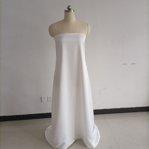 エレガント ワンピース オフホワイト ベアトップ 揺らめく裾 細見え  