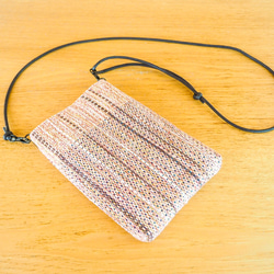 春色ツイード調手織り布のスマホポシェット（ピンク） 4枚目の画像