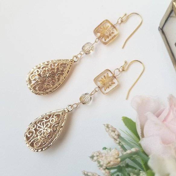 綺麗な透かし模様とチェコビーズのピアス/イヤリング 結婚式、入学式  