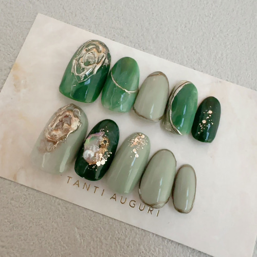 緑づくし ネイルチップ ピスタチオグリーン 濃い緑 大人 立体的 3D