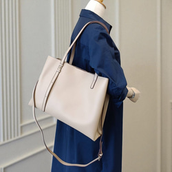 【まっきーです オーダー品】白大島紬リメイク2ウェイ大トートバッグ □ツギハギトートバッグ □サイズ 縦:約27㎝ 横:約32㎝ マチ:約12