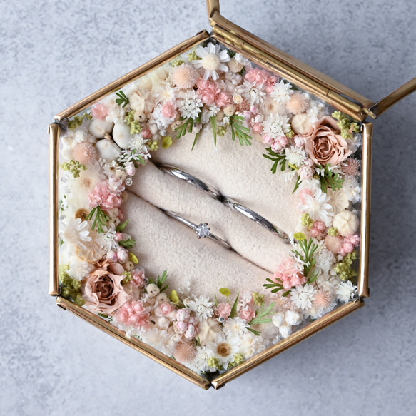 ナチュラルなお花のリングピロー｜ピンク ドライフラワー