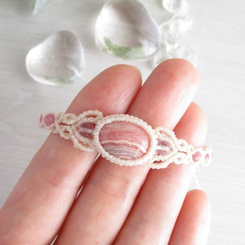 ✾薔薇色✾】インカローズのマクラメブレスレット〈CB021