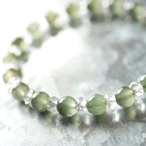 ☆スーパープレミアムブレス：グリーンラビットヘアー：6.8ミリ＆水晶