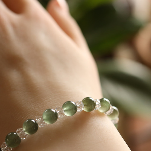 ☆スーパープレミアムブレス：グリーンラビットヘアー：6.8ミリ＆水晶