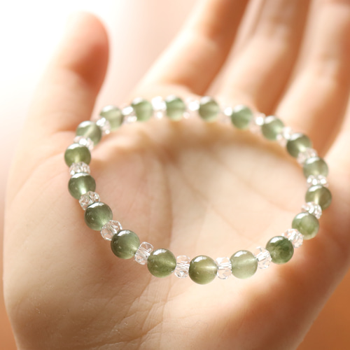 ☆スーパープレミアムブレス：グリーンラビットヘアー：6.8ミリ＆水晶