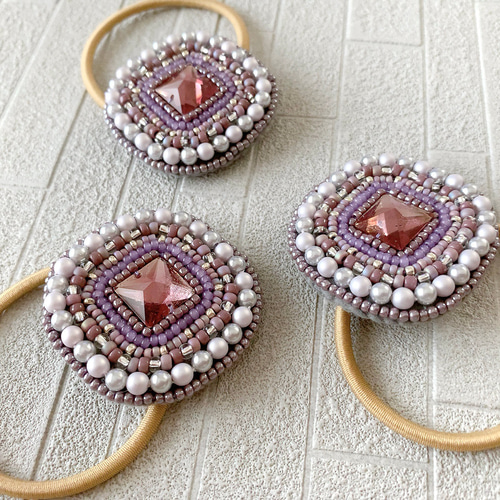 四角いビジュービーズ刺繍ヘアゴム(パープル) ヘアゴム nasica 通販 