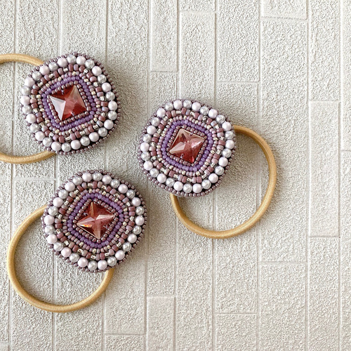 四角いビジュービーズ刺繍ヘアゴム(パープル) ヘアゴム nasica 通販 