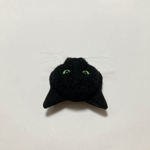 羊毛フェルト 猫ブローチ 黒猫 4枚目の画像